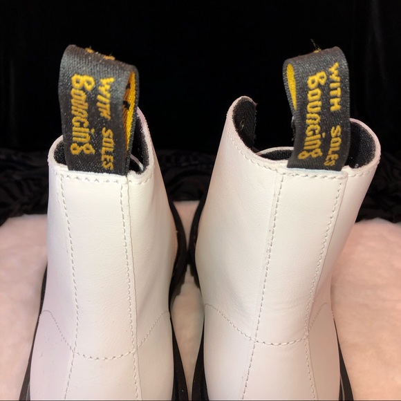 Doc Martens Luana - White 8-Eye Boots- Worn Once - Picture 4 of 6